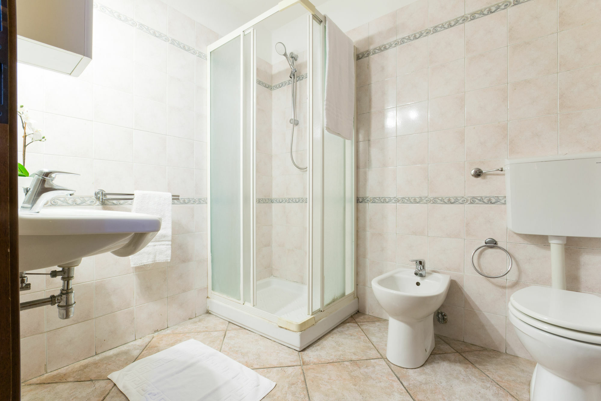 Senzanome - Old Town - Bologna Apartment ภายนอก รูปภาพ